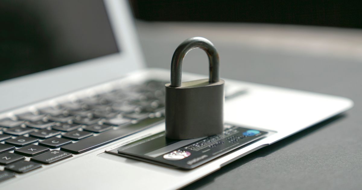 Plataforma de E-commerce: Recursos de Segurança que Protegem Sua Loja Virtual e Seus Clientes